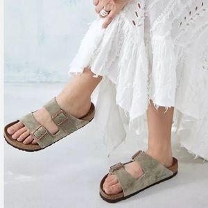 BIRKENSTOCK ARIZONA SOFT FOOTBED Suede Taupe 40 Women 9-9.5 gently used